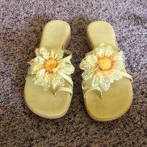 Daffodil sandal